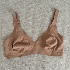 Skims Naked Plunge Bra - Sienna size small